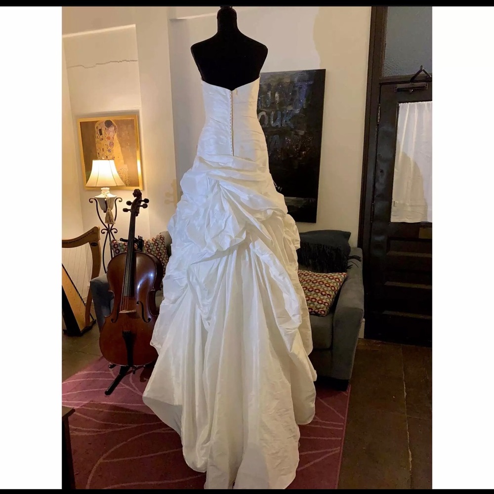 NWT Bridal Couture Dress! Sex & the city esque! - Picture 6 of 7